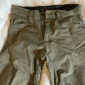 Men’s wrangler cargo pants